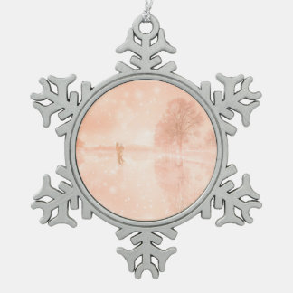 Lovers op een bevroren vijver tin sneeuwvlok ornament