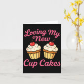 Loving My New Cup Cakes - Funny Cosmetic Surgery H Kaart (Gele Bloem)