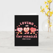 Loving On Tiny Miracles Nicu Squad Valentines Neon Kaart (Gele Bloem)