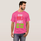 Low Battery Dad Of 4 Kids Funny Father Of 4 Kids F T-shirt (Voorkant volledig)