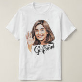 Low-Key Flex: "Ik heb een Vriendin" geïllustreerd T-shirt (Design voorkant)