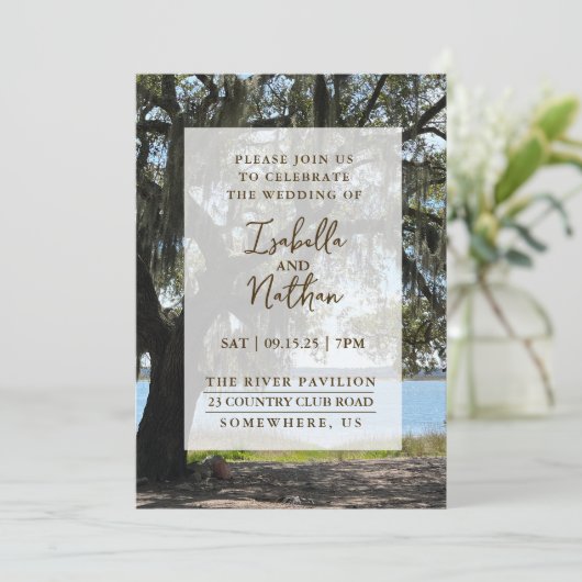 Lowcountry bruiloft uitnodiging (eiken) (Staand voorkant)