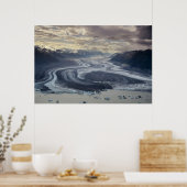 Lowell Glacier stroomt in de Alsek Poster (Keuken)
