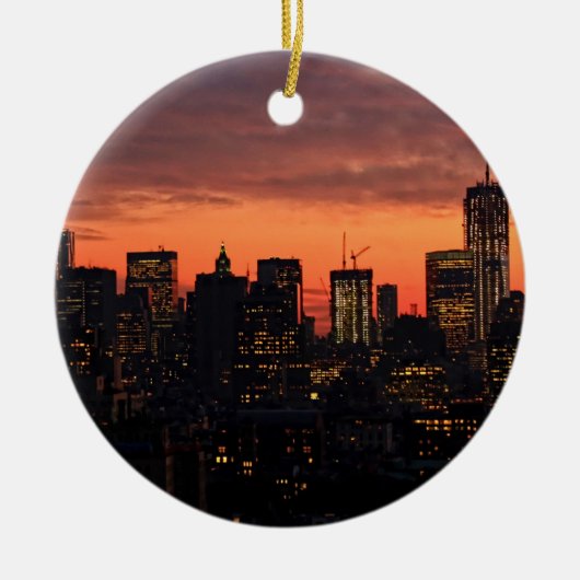 Lower Manhattan Silhouet bij Schemering, Roze Luch Keramisch Ornament (Voorkant)