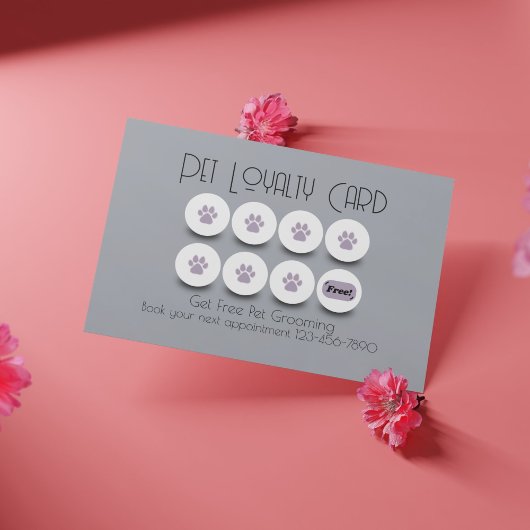 Loyaliteit van hondenpoten bij het verzorgen van h visitekaartje