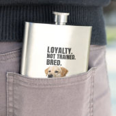 Loyalty. Not Trained. Bred. Yellow Lab Flacon (Voorbeeld)