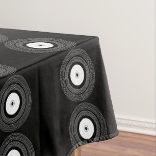 Lp vinyl op zwart tafelkleed
