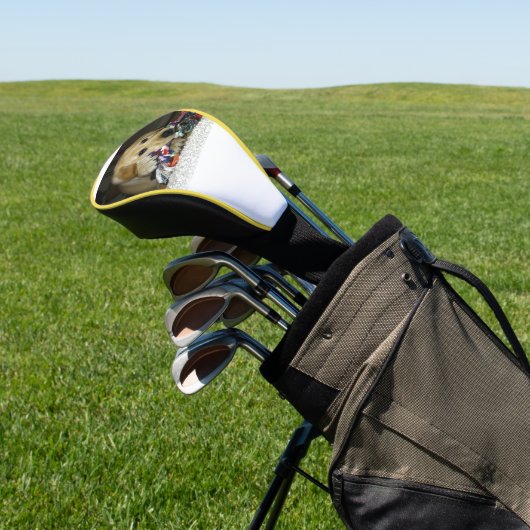 LR gele laboratoriumpupil met speelgoed Golfheadcover (Insitu)