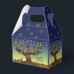 L'shanah Tovah Tree of life Menorah Favor Box Bedankdoosjes<br><div class="desc">Je bekijkt de Lee Hiller-fotografie en het Design-Collectie van Home and Kantoor Decor,  Apparel,  Gifts en Collectibles. De Design zijn onder meer Lee Hiller Photography en Mixed Media Digital Art Collectie. Je kunt haar Natuur fotografie uitzichten op http://HikeOurPlanet.com/ en haar wandelende blog volgen in Hot Springs National Park.</div>