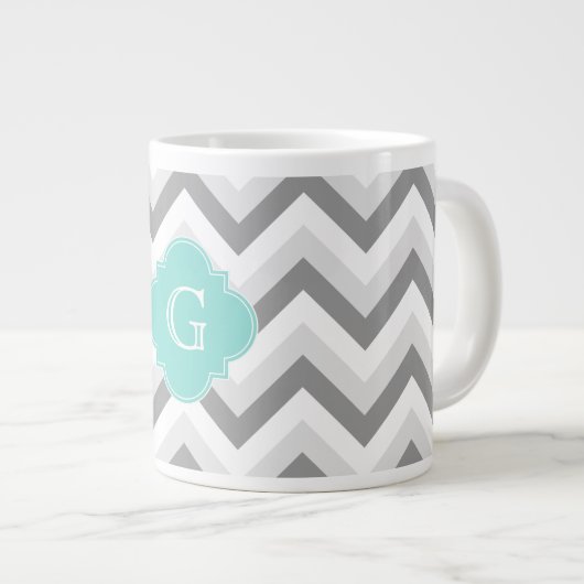 Lt. 2 Gray White Chevron Aqua Monogram Grote Koffiekop (Voorkant rechts)