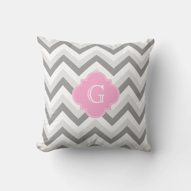 Lt. 2 Gray White Chevron Pink Quatrefoil Monogram Kussen (Voorkant)