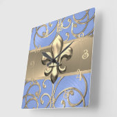 Lt Blauw en Goud filigraan Swirls Fleur de Lis Vierkante Klok (Hoek)