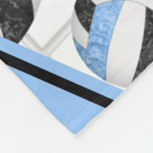 Lt blauw zwart-witvolleybalpatroon netaccent fleece deken (Hoek)