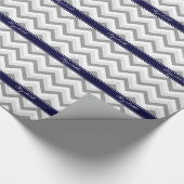 Lt Gray Med Gray White Chevron Navy Name Monogram Cadeaupapier (Hoek)