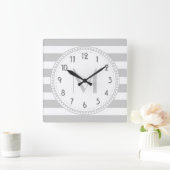 Lt Gray | Monogram witte strepen Vierkante Klok (Huis)