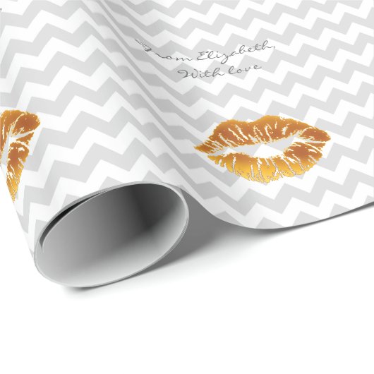 Lt Gray White Chevron, Gold Lipstick Kiss Cadeaupapier (Rol Hoek)