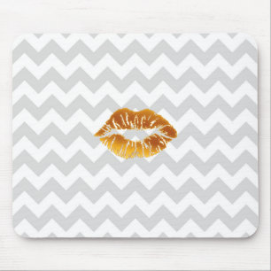 Lt Gray White Chevron, Gold Lipstick Kiss Muismat