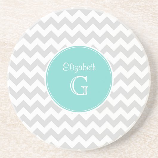 Lt Gray White Chevron Rnd Aqua Name Monogram Zandsteen Onderzetter (Voorkant)