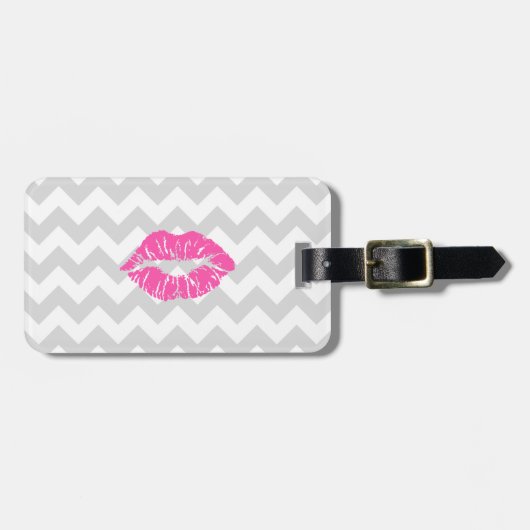 Lt Gray White Chevron, Roze lipstick Kiss Bagagelabel (Voorkant horizontaal)