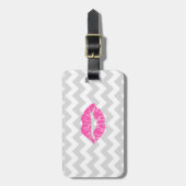 Lt Gray White Chevron, Roze lipstick Kiss Bagagelabel (Voorkant verticaal)