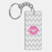 Lt Gray White Chevron, Roze lipstick Kiss Sleutelhanger (Voorkant Links)