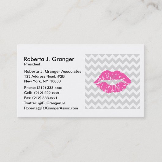 Lt Gray White Chevron, Roze lipstick Kiss Visitekaartje (Voorkant)