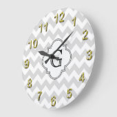 Lt Gray White Chevron White Quatrefoil Monogram Grote Klok (Hoek)