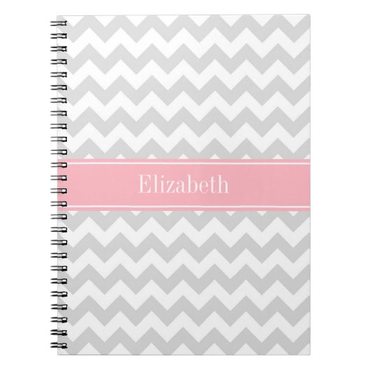 Lt Gray White Chevron Zigzag Pink Naam Monogram Notitieboek (Voorkant)