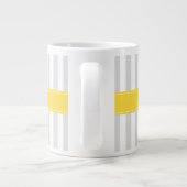 Lt Gray White Stripe Pineappel Name Monogram Grote Koffiekop (Achterkant)