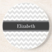 Lt Gray Wht Chevron Black Naam Monogram Zandsteen Onderzetter (Voorkant)