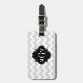 Lt Gray Wht Chevron Black Quatrefoil 3 Monogram Bagagelabel (Voorkant verticaal)