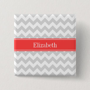 Lt Gray Wht Chevron Coral Red Name Monogram Vierkante Button 5,1 Cm