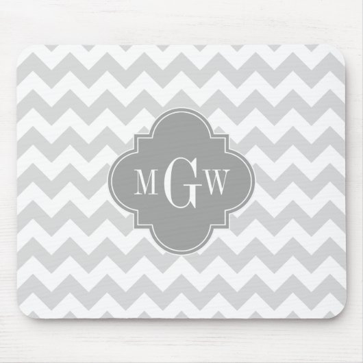Lt Gray Wht Chevron Gray Quatrefoil 3 Monogram Muismat (Voorkant)