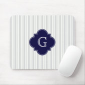 Lt Gray Wht Uneven Stripe Navy Quatrefoil Monogram Muismat (Met muis)