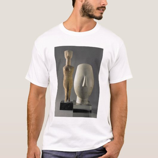 (Lto R) Figurine met gekruisde armen, Cycladic; ho T-shirt (Voorkant)