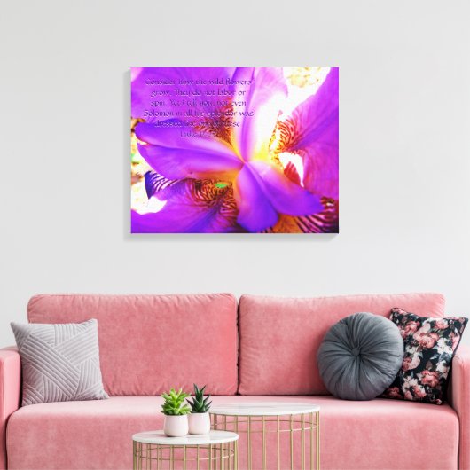 Lucas 12:27 op Paarse Iris Canvas Afdruk (Insitu (Woonkamer))