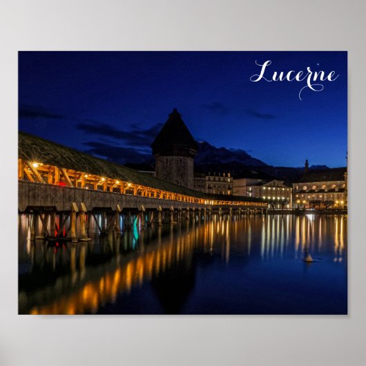 Lucerne Zwitserland Chapel Bridge at Night Poster (Voorkant)