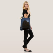Lucht boven Haystack Rock | Cannon Beach, Oregon Tote Bag (Op model)