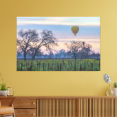 Luchtballon boven de wijngaard canvas afdruk (Insitu (Woonkamer))