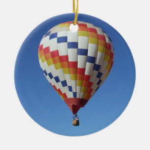 Luchtballon in een blauwe hemel keramisch ornament