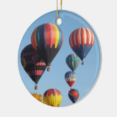 Luchtballonnen die siervoorwerpen maken keramisch ornament (Links)