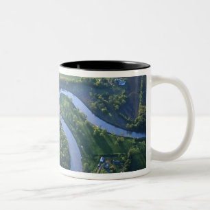 Luchtbeeld van de Rode Rivier van het Noorden Tweekleurige Koffiemok