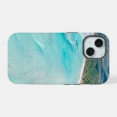 Luchtbeeld van een eiland iPhone 15 case (Achterkant horizontaal)