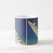 Luchtbeeld van een ouderwets cruiseschip in de oce koffiemok (Center)