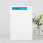 Luchtblauw Witte Klassieke Elegante Effen Briefpapier (Staand voorkant)