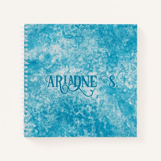 Luchtblauw & Witte Koraal Textuur Monogram Notitieboek (Voorkant)