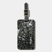 Luchtdrone Uitzicht van besneeuwde boomtoppen Bagagelabel (Voorkant verticaal)