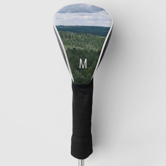 Luchtfoto van boslandschap met aangepast monogram golfheadcover (Voorkant)