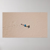 Luchtfoto van man op zand