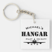 Luchthangar & Piloot op Dienst Gepersonaliseerd Ca Sleutelhanger (Voorkant)